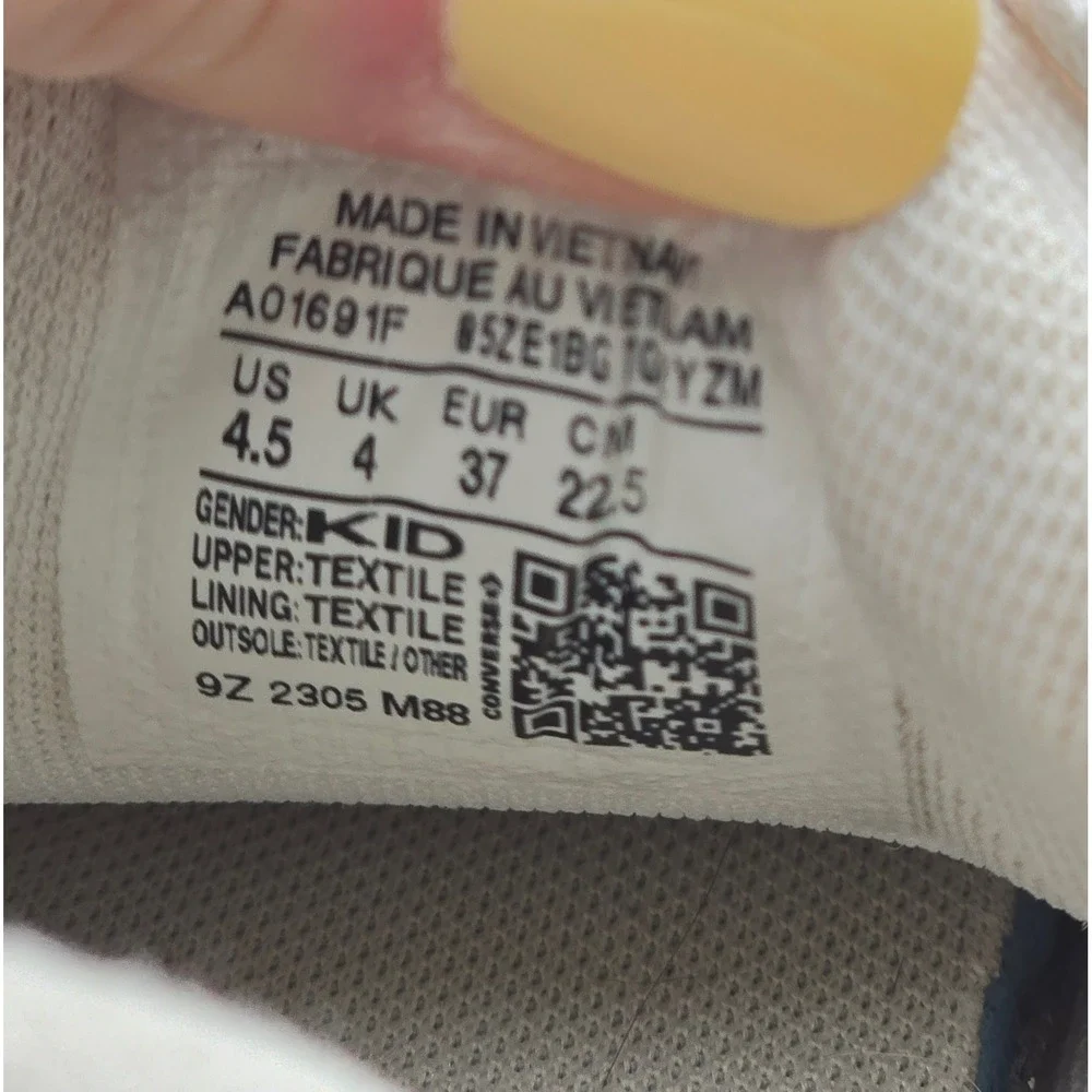 Converse All Star Madison Low Top Kids White Sneakers 4.5Y Distressed‎ Classic
